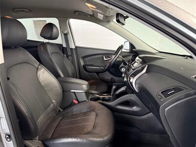 2011 Hyundai TUCSON GLS   - Photo 9 - Newark, IL 60541