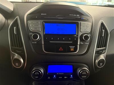 2011 Hyundai TUCSON GLS   - Photo 14 - Newark, IL 60541
