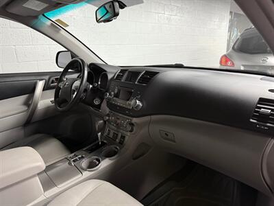 2012 Toyota Highlander   - Photo 6 - Newark, IL 60541