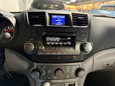 2012 Toyota Highlander   - Photo 9 - Newark, IL 60541