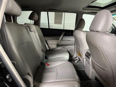 2012 Toyota Highlander   - Photo 8 - Newark, IL 60541