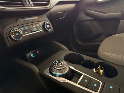 2020 Ford Escape SE   - Photo 13 - Newark, IL 60541