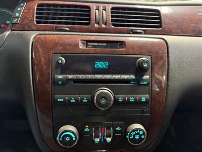 2011 Chevrolet Impala LT Fleet - Photo 9 - Newark, IL 60541