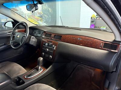 2011 Chevrolet Impala LT Fleet - Photo 5 - Newark, IL 60541