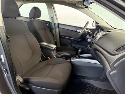 2013 Kia Forte EX   - Photo 10 - Newark, IL 60541