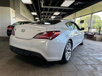 2013 Hyundai Genesis Coupe 2.0T   - Photo 4 - Newark, IL 60541