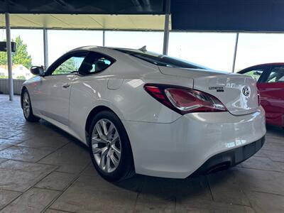 2013 Hyundai Genesis Coupe 2.0T   - Photo 5 - Newark, IL 60541