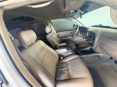 2005 Toyota Sequoia Limited   - Photo 8 - Newark, IL 60541