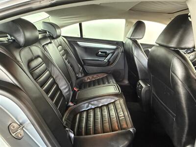 2010 Volkswagen CC Luxury   - Photo 10 - Newark, IL 60541