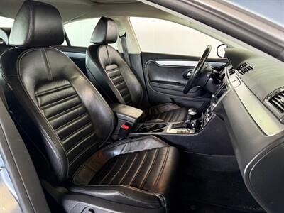 2010 Volkswagen CC Luxury   - Photo 9 - Newark, IL 60541
