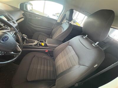 2017 Ford Edge SEL - Photo 5 - Newark, IL 60541