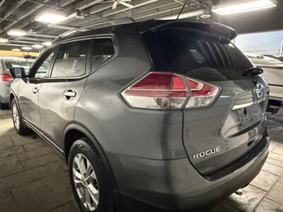 2015 Nissan Rogue SV - Photo 3 - Newark, IL 60541