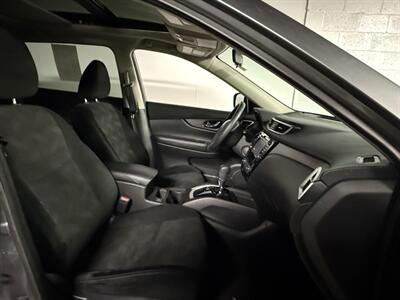 2015 Nissan Rogue SV - Photo 6 - Newark, IL 60541