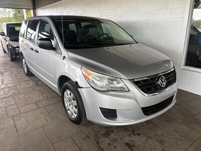 2009 Volkswagen Routan S Van