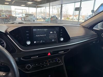 2021 Hyundai SONATA SE - Photo 10 - Newark, IL 60541