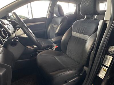 2009 Pontiac Vibe GT   - Photo 8 - Newark, IL 60541