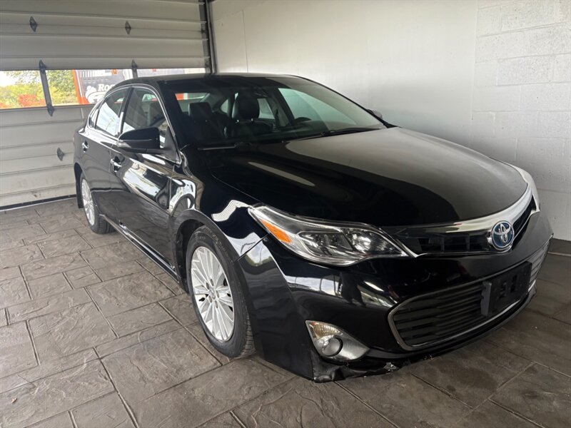 2013 Toyota Avalon Hybrid XLE Premium - Photo 1 - Newark, IL 60541