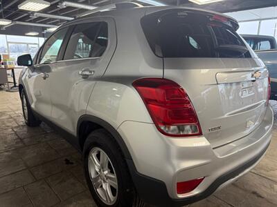 2018 Chevrolet Trax LT - Photo 5 - Newark, IL 60541