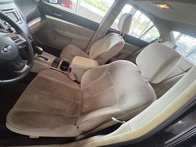 2014 Subaru Legacy 2.5i Premium   - Photo 6 - Newark, IL 60541