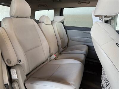 2015 Kia Sedona LX - Photo 10 - Newark, IL 60541