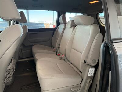 2015 Kia Sedona LX - Photo 9 - Newark, IL 60541