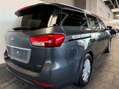 2015 Kia Sedona LX - Photo 6 - Newark, IL 60541