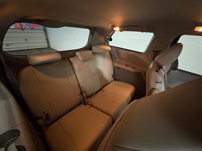 2014 Toyota Sienna XLE 7-Passenger Auto   - Photo 9 - Newark, IL 60541