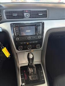2013 Volkswagen Passat SE PZEV   - Photo 7 - Newark, IL 60541