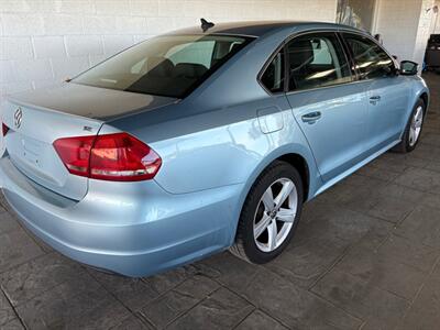 2013 Volkswagen Passat SE PZEV   - Photo 2 - Newark, IL 60541