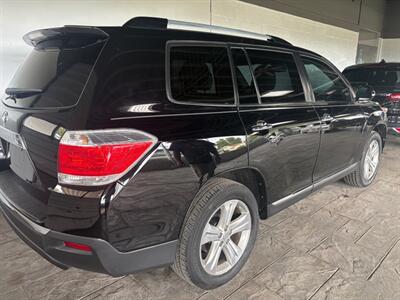 2012 Toyota Highlander Limited   - Photo 2 - Newark, IL 60541