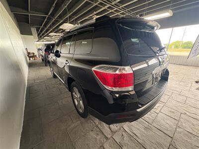2012 Toyota Highlander Limited   - Photo 3 - Newark, IL 60541