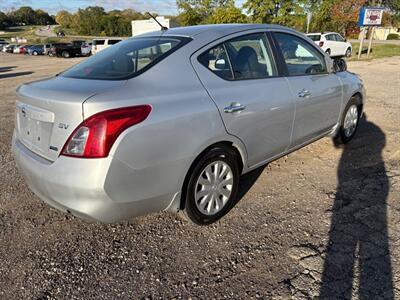 2012 Nissan Versa 1.6 SV   - Photo 2 - Newark, IL 60541