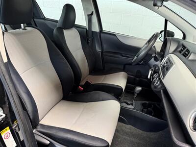 2012 Toyota Yaris 5-Door L   - Photo 10 - Newark, IL 60541
