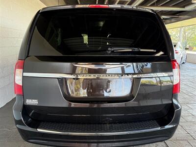 2014 Chrysler Town & Country Touring   - Photo 5 - Newark, IL 60541