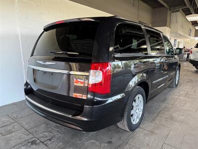 2014 Chrysler Town & Country Touring   - Photo 6 - Newark, IL 60541