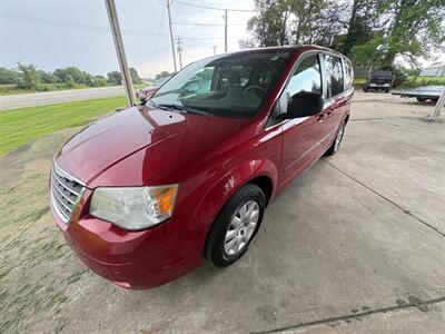 2009 Chrysler Town & Country LX Van