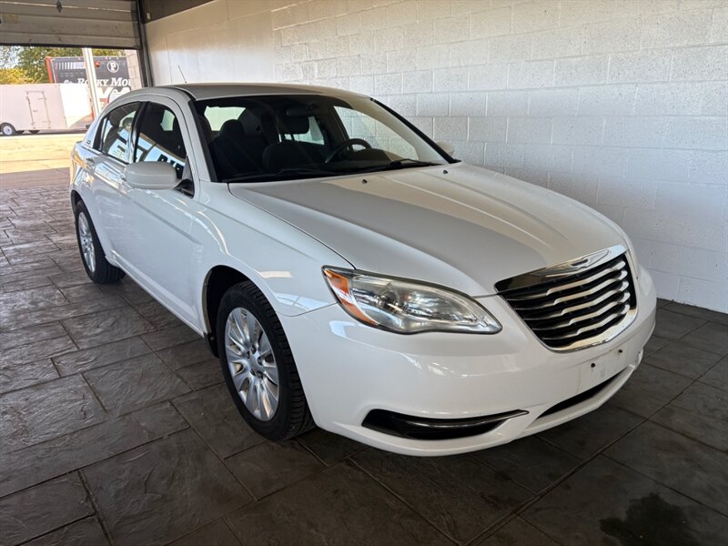 2011 Chrysler 200 LX - Photo 1 - Newark, IL 60541