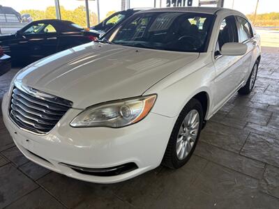 2011 Chrysler 200 LX   - Photo 4 - Newark, IL 60541