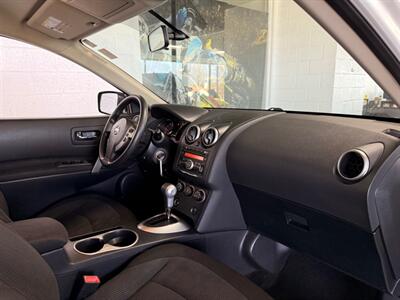 2011 Nissan Rogue S - Photo 4 - Newark, IL 60541