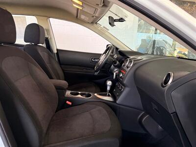 2011 Nissan Rogue S - Photo 5 - Newark, IL 60541