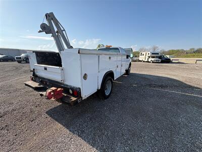 2004 Ford F-550 Super Duty   - Photo 3 - Newark, IL 60541