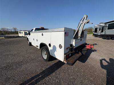 2004 Ford F-550 Super Duty   - Photo 2 - Newark, IL 60541