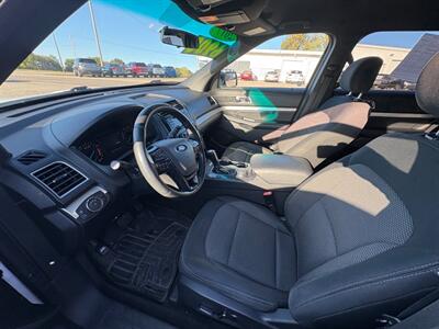 2017 Ford Explorer XLT   - Photo 10 - Newark, IL 60541