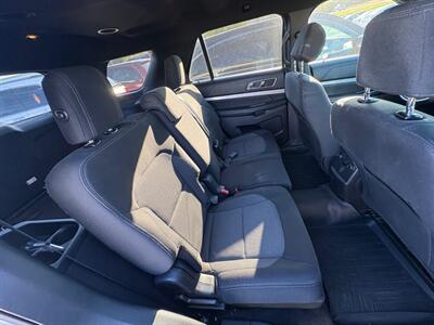 2017 Ford Explorer XLT   - Photo 8 - Newark, IL 60541