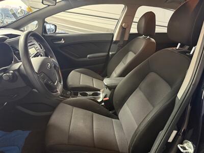 2017 Kia Forte5 LX - Photo 8 - Newark, IL 60541