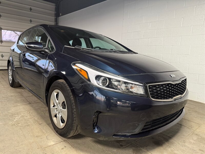 2017 Kia Forte5 LX  
