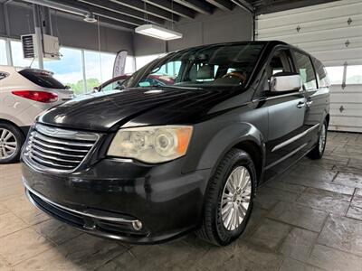 2012 Chrysler Town & Country Limited   - Photo 3 - Newark, IL 60541