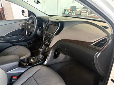 2018 Hyundai SANTA FE Sport 2.4L   - Photo 8 - Newark, IL 60541