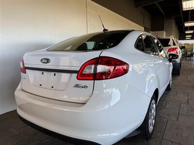2012 Ford Fiesta SE   - Photo 4 - Newark, IL 60541
