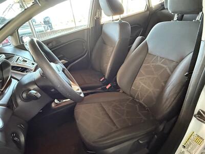 2012 Ford Fiesta SE   - Photo 6 - Newark, IL 60541